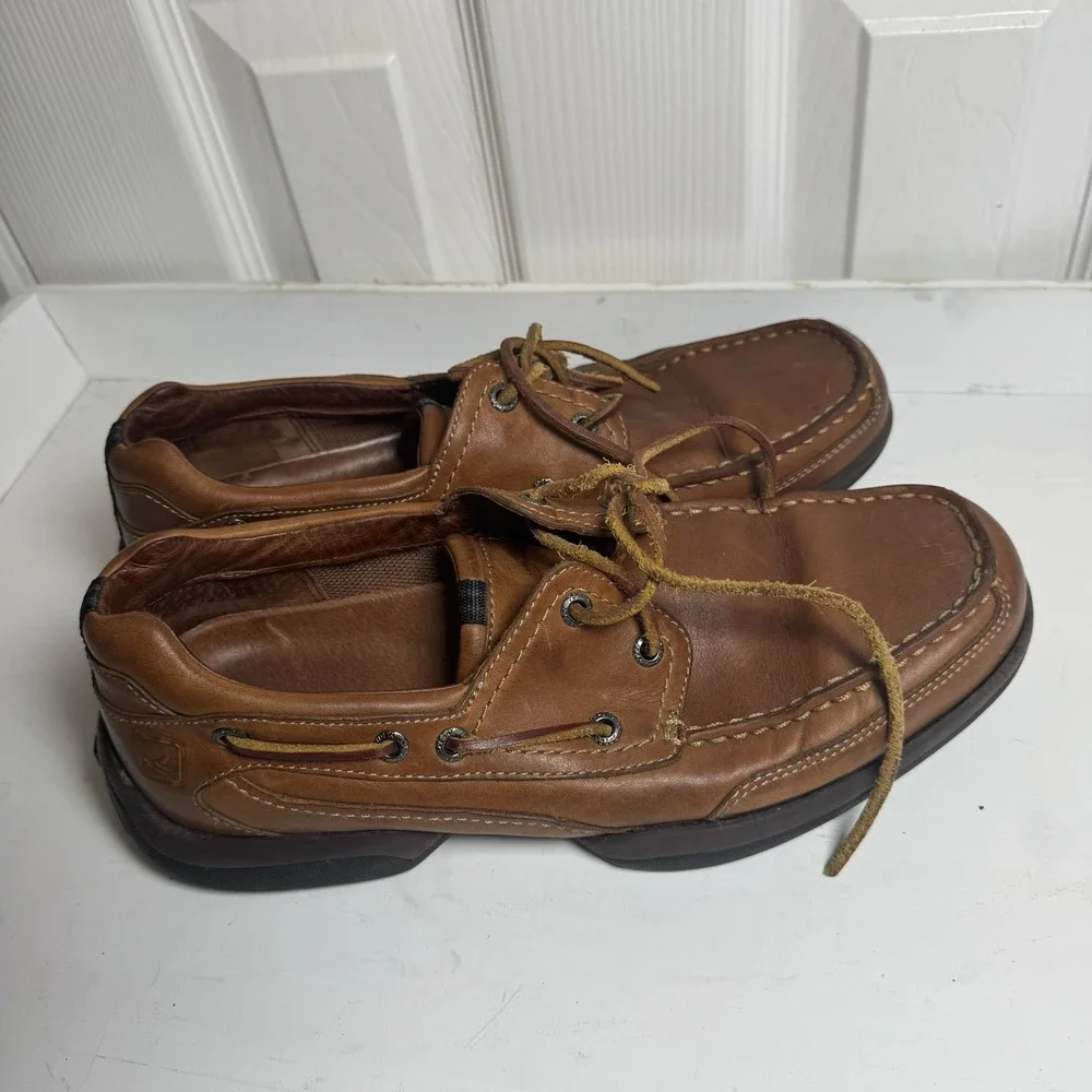 Sperry preowned please